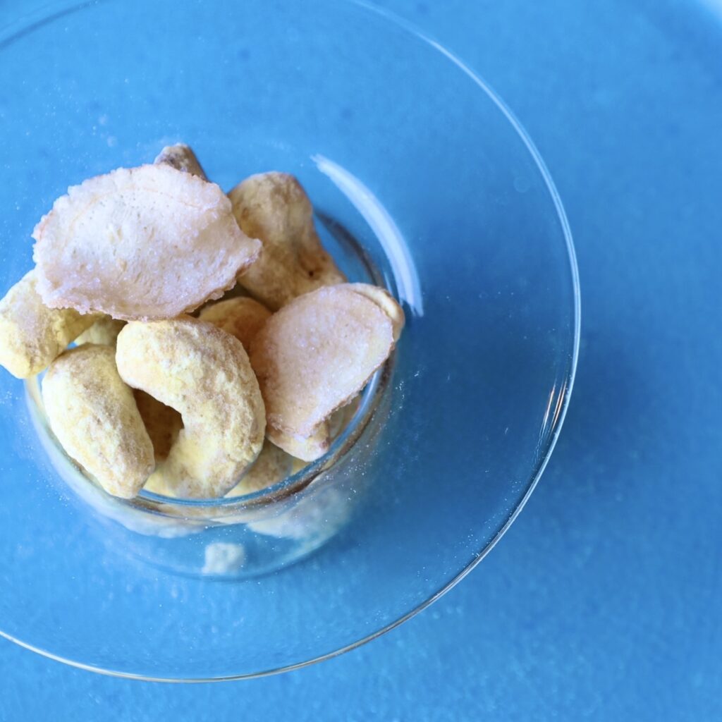 ちぐさの実 生姜チップ入り生姜のカシューナッツ菓子