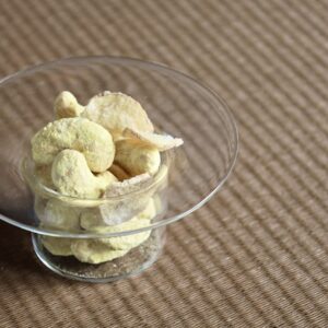 ちぐさの実 生姜チップ入り生姜のカシューナッツ菓子